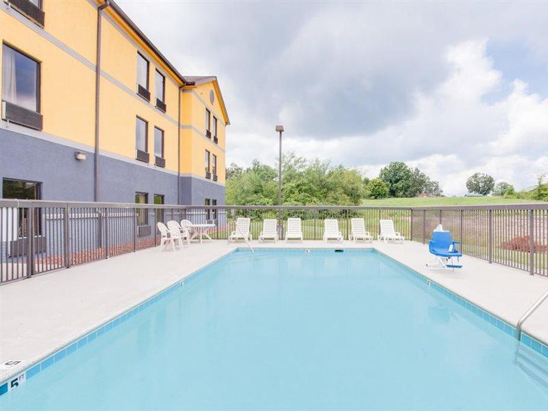 Super 8 By Wyndham Crossville Tn Zewnętrze zdjęcie