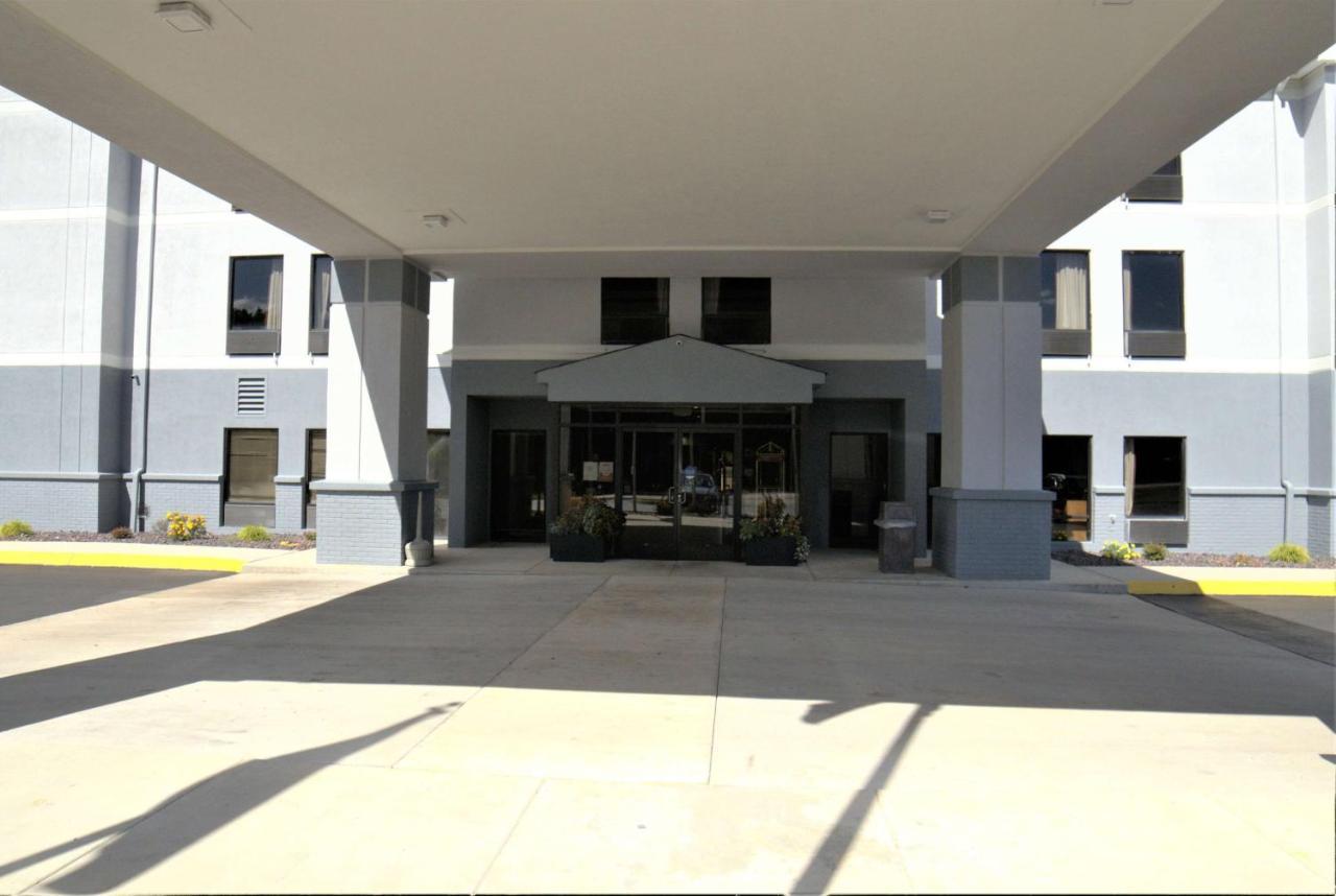 Super 8 By Wyndham Crossville Tn Zewnętrze zdjęcie