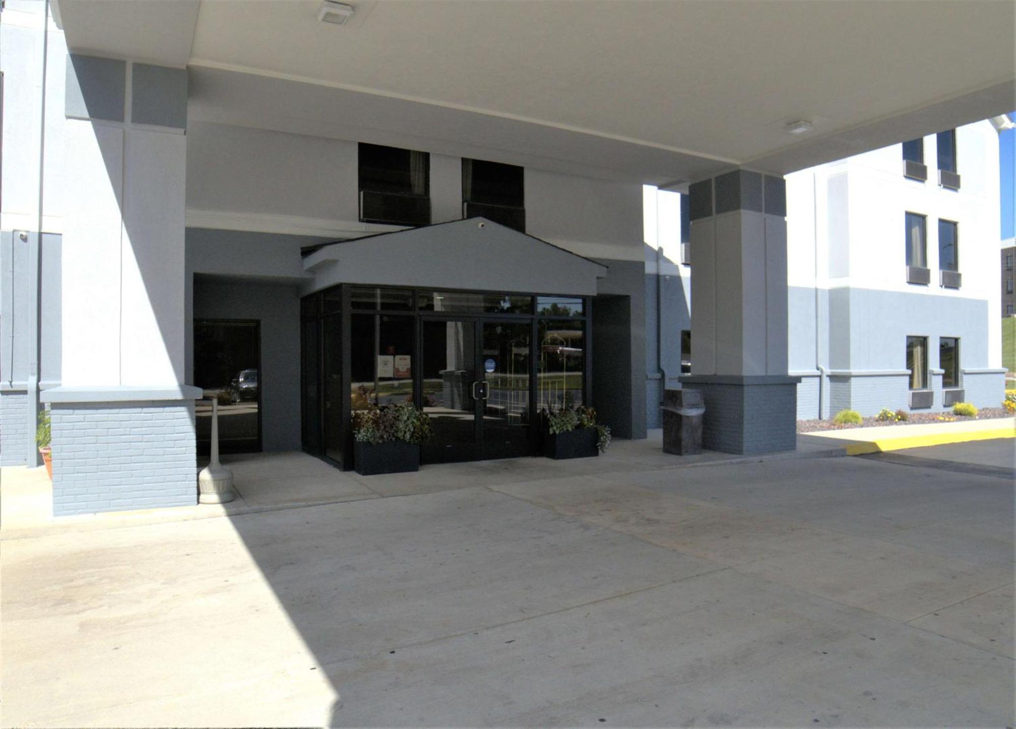 Super 8 By Wyndham Crossville Tn Zewnętrze zdjęcie
